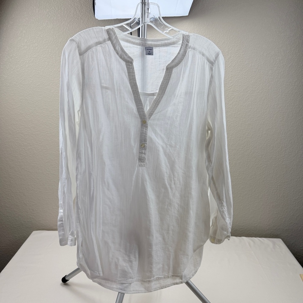 Old Navy white Long Sleeve Top